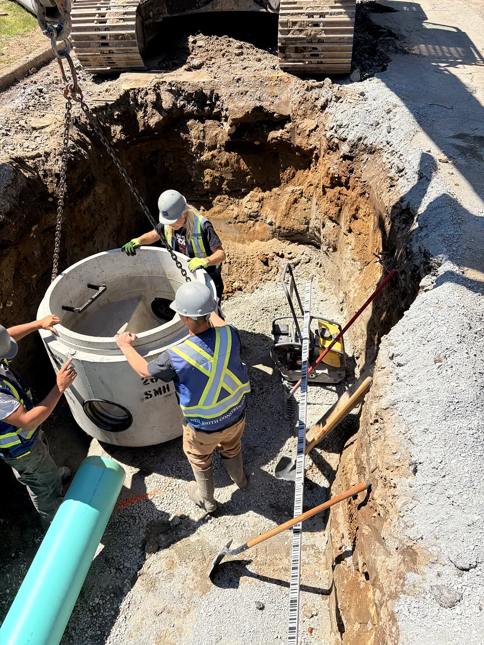 NSC job site: Manhole crew · UEL